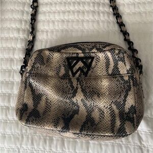 Kelly Wynne crossbody